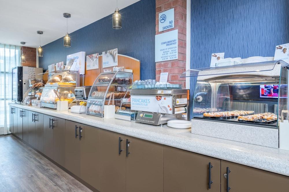 Holiday Inn Express Cambridge By Ihg Екстериор снимка