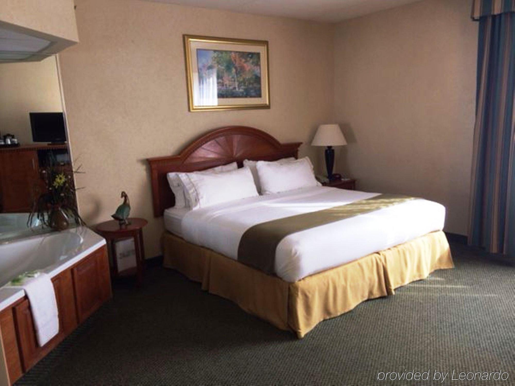 Holiday Inn Express Cambridge By Ihg Екстериор снимка