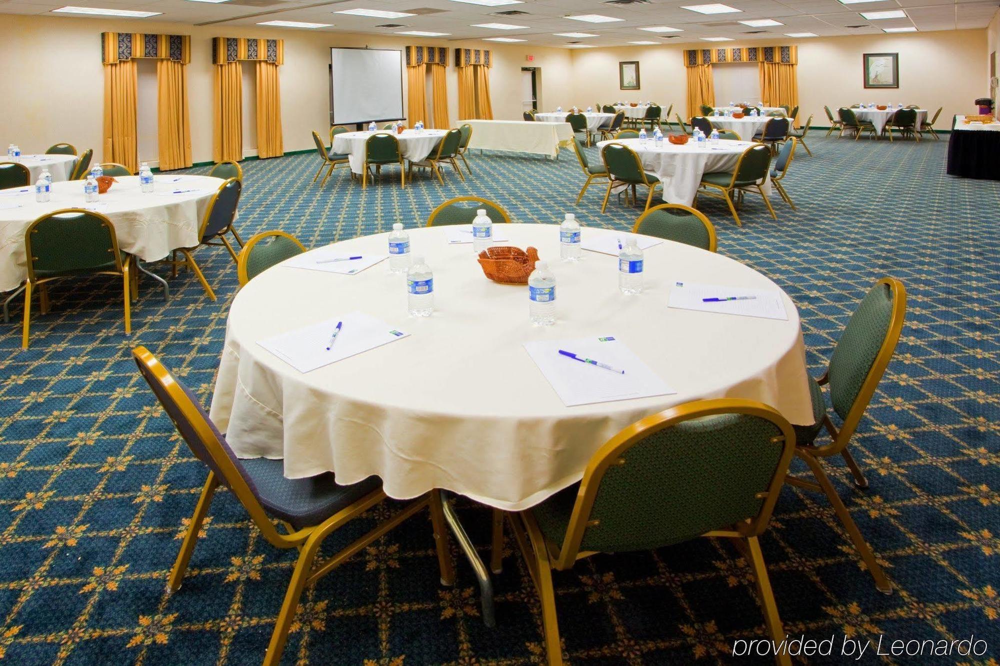 Holiday Inn Express Cambridge By Ihg Екстериор снимка