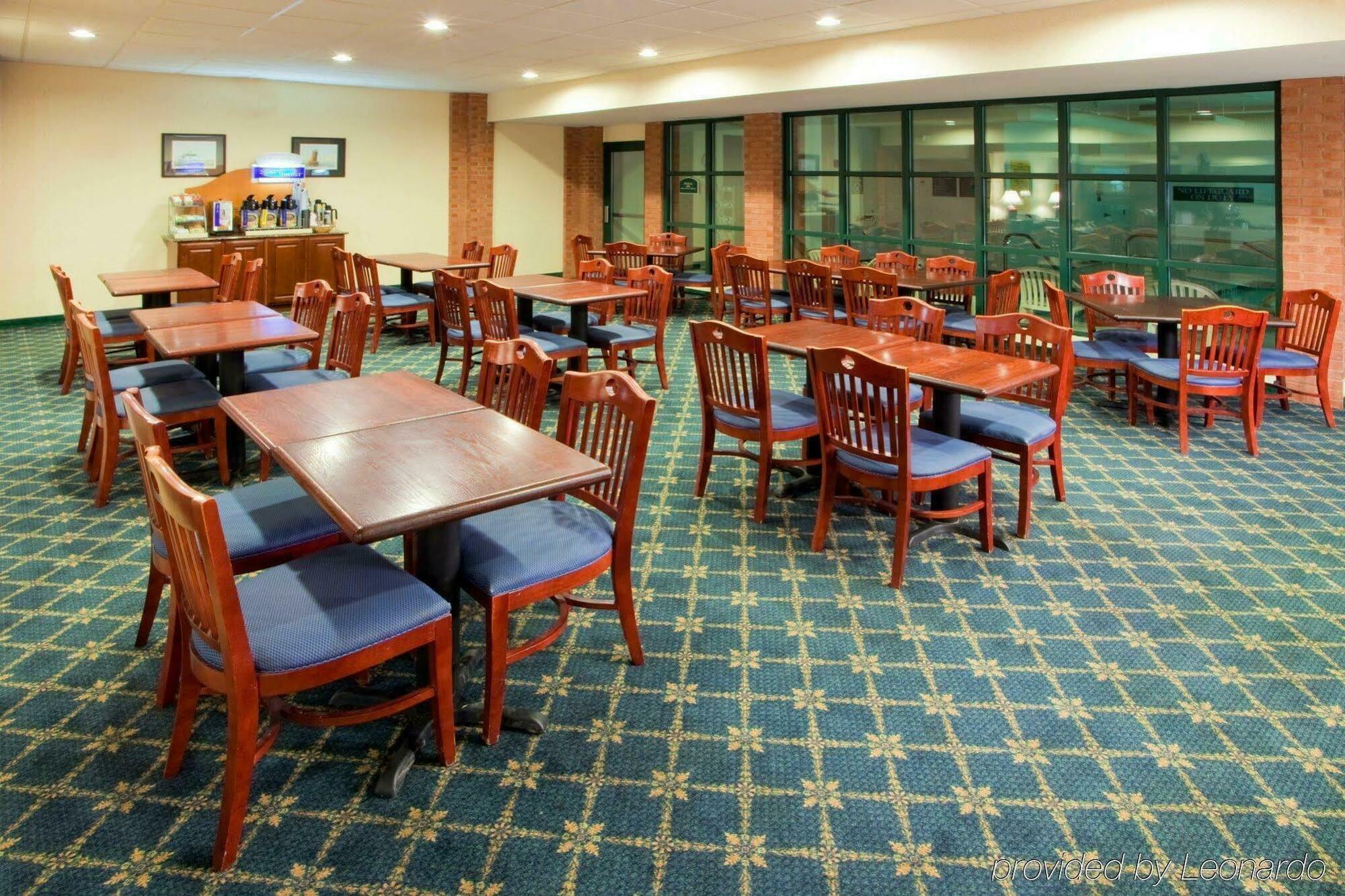 Holiday Inn Express Cambridge By Ihg Екстериор снимка